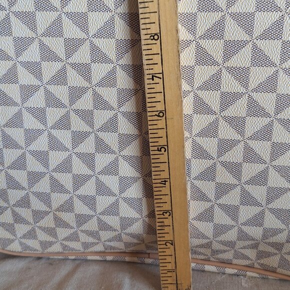 Purse - Picture 9 of 10